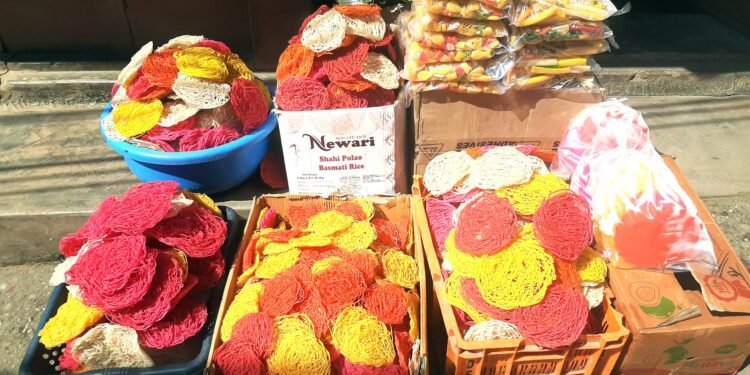 तिहारलाई झिनियाँ बेचेर मनग्य आम्दानी