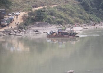 अरुण नदीको सतिघाटमा फेरी पुनःसञ्चालन