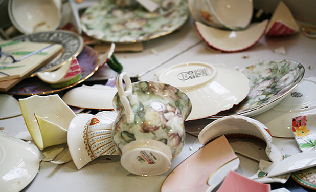 टुटेफुटेका सामग्री घरमा किन राख्नु हुँदैन ?