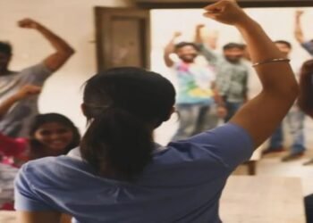 चार सुपरस्टारको श्रीमती बनिन्, करोडौं रुपैयाँ कमाइन्