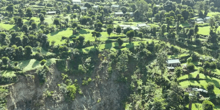 सुनापतिका ७७ परिवार पहिरोको जोखिममा