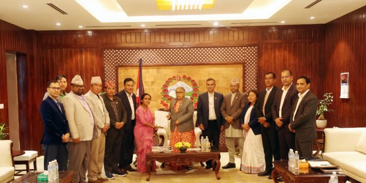 प्रधानमन्त्रीद्वारा स्थानीय जनप्रतिनिधिसँग छलफल