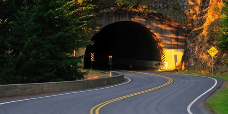 नागढुङ्गा सुरुङ मार्ग सञ्चालन तथा मर्मतका लागि सेवा प्रदायक छनोट गर्न टेण्डर आह्वान