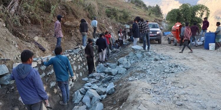 करिव ५३ करोडको लागतमा दरवाङ–मुना–ढोरपाटन सडक स्तरोन्नति सुरु