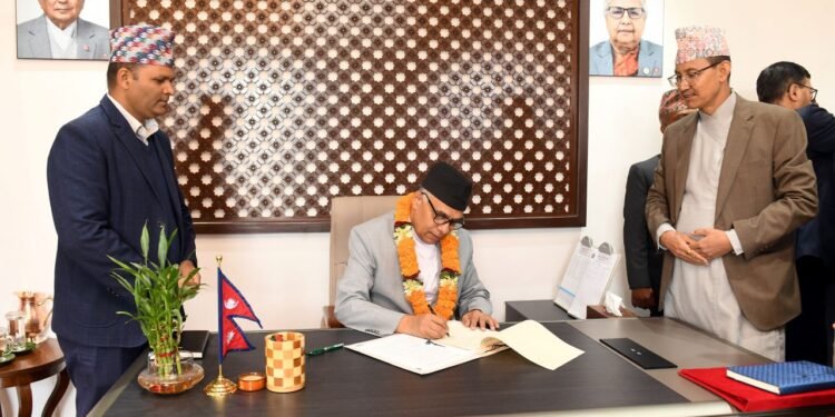 निजामती सेवाको साखलाई अझ उँचो बनाउनेछु : मुख्यसचिव अर्याल