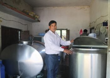 दूध बिक्रीबाट वार्षिक १३ लाख आम्दानी