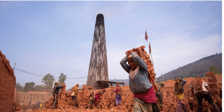 मानव स्वास्थ्य र वातावरणीय असर भएपछि इँटा उद्योग बन्दको माग