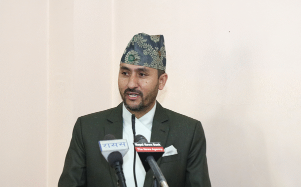 दुःख र सङ्घर्षमा पनि खुसी हुन सकियो भने जीवनभरका धेरै समय दुःख हुँदैनः मन्त्री खरेल