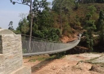 ‘खकुवाखोलामा झोलुङ्गे पुल बनेपछि पुस्तौँदेखिको समस्या अन्त्य भएको छ’