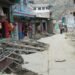 सडक मापदण्डभित्रका बासिन्दालाई क्षतिपूर्ति दिइँदै