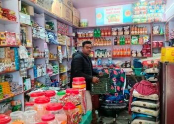 विदेशबाट फर्केर गाउँमै ‘सस्तोबजार’ सञ्चालन