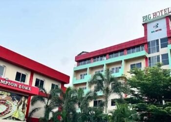 विराटनगरका दुई क्यासिनोमा छापा, २० जना नियन्त्रणमा