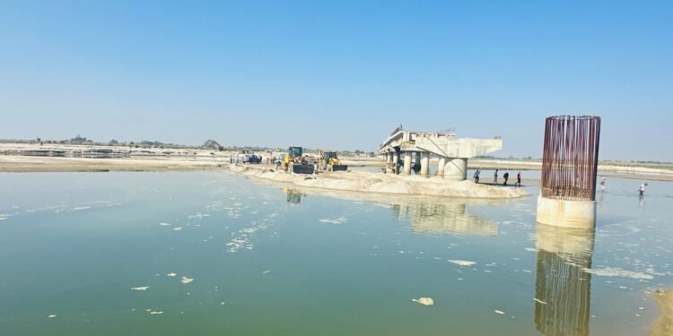 कमला नदीमा अस्थायी ‘डाइभर्सन’ बनाइँदै