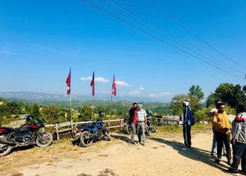 सिरहाको भालटार डाँडामा आन्तरिक पर्यटकको आकर्षण बढ्दो