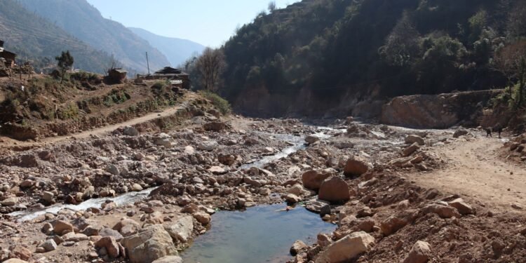 भूजीखोलाका बाढीपीडित अझै राहतकै पर्खाइमा