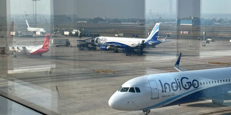 इन्डिगो उडान रद्द हुँदा भारतीय विमानस्थलमा अव्यवस्था