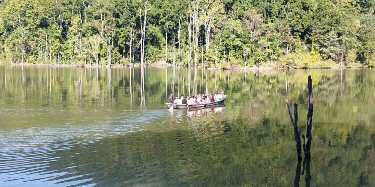 आन्तरिक पर्यटकको रोजाइ बन्दै बाह्रकुने दह