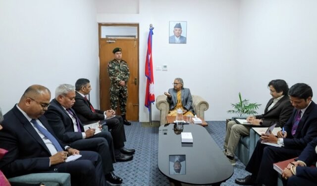 प्रधानमन्त्री कार्कीसँग भारतीय विदेश अतिरिक्त सचिव महावरको भेट