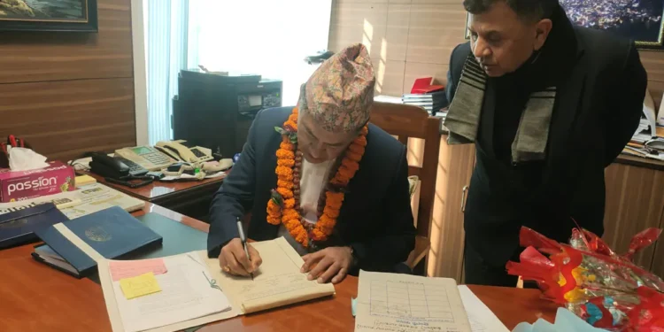 सर्वोच्चको आदेशपछि हितेन्द्रदेव शाक्य पुनः प्राधिकरणकाे कार्यकारी निर्देशक