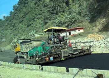 मुग्लिन पोखरा सडक : पश्चिम खण्डको मौरीओडारमा कालोपत्र थालियो