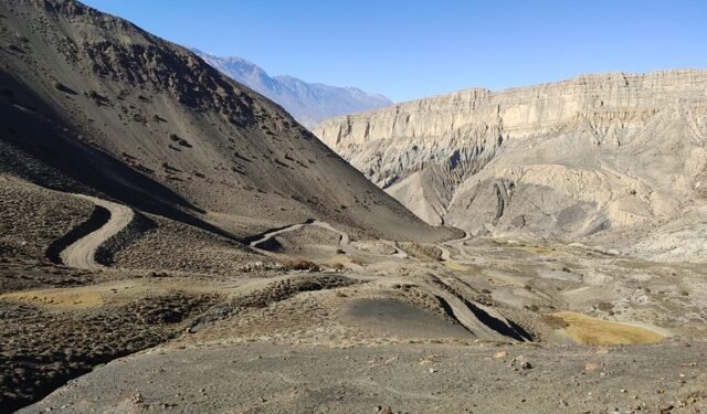 मुक्तिनाथ–तेताङ चक्रपथ सडक निर्माण