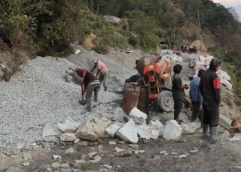 महारानीथान-छाप-डाडाखेत-ठुलोखोला सडकको टुनीखर्क क्षेत्रमा स्तरोन्नति