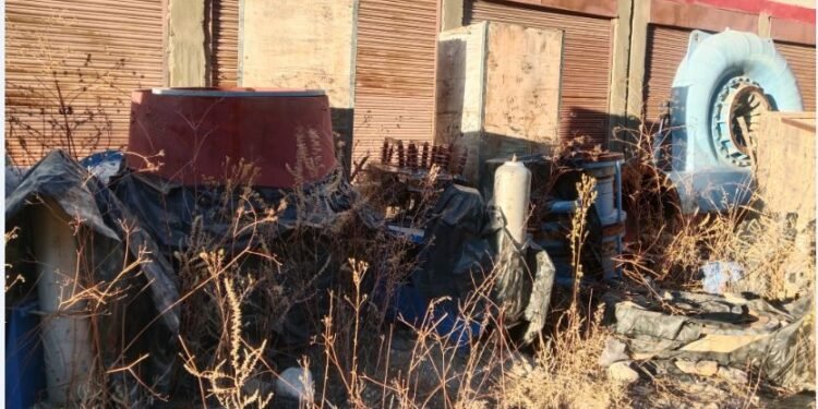 तिला लघुजलविद्युत् आयोजना ठप्प, करोडौँका उपकरण सडकमा अलपत्र