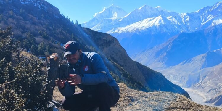 मुस्ताङमा हिउँ चितुवा अध्ययन गर्न ‘क्यामेरा ट्यापिङ’ गरिँदै