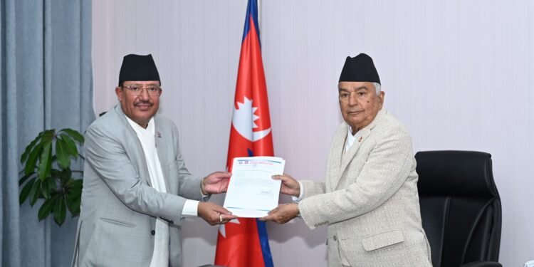 राष्ट्रपतिसमक्ष राष्ट्रियसभा सदस्य निर्वाचनको प्रतिवेदन पेस