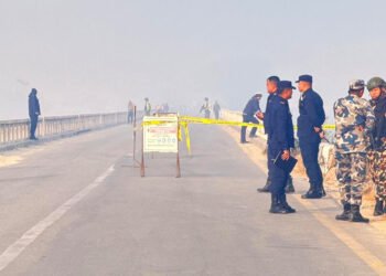 कनकाई पुल नजिक राजमार्गमा शङ्कास्पद वस्तु फेला