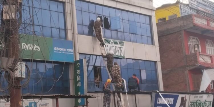 आगलागीले निस्सासिएकी वृद्धाको उद्धार