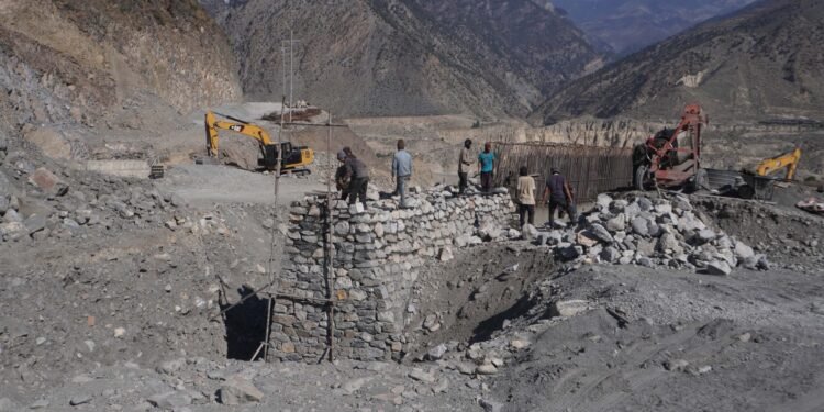 अत्यधिक चिसोका कारण मुस्ताङमा विकास निर्माणको काम ठप्प