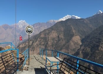 चन्दा र श्रमदानबाट घार देउरालीमा दृष्यावलोकन केन्द्र निर्माण