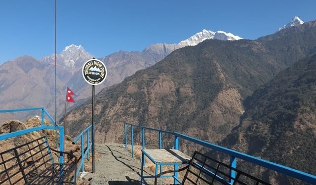 चन्दा र श्रमदानबाट घार देउरालीमा दृष्यावलोकन केन्द्र निर्माण