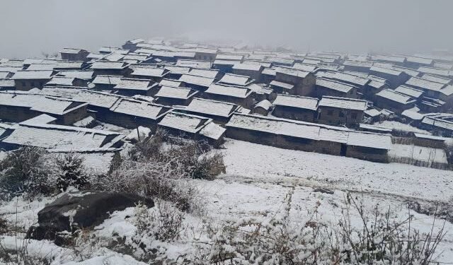 म्याग्दीको गुुर्जा र घोडेपानीमा हिमपात