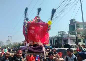 आधुनिकतासँगै सङ्कटमा पर्‍यो राना थारु समुदायको डोली–चन्डोल बोक्ने परम्परा