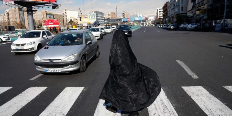 इरानको सरकारी टिभी ह्याक, निर्वासित युवराजको सन्देश प्रसारण