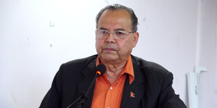 झलनाथले दिए नेकपा फुट्न सक्ने चेतावनी