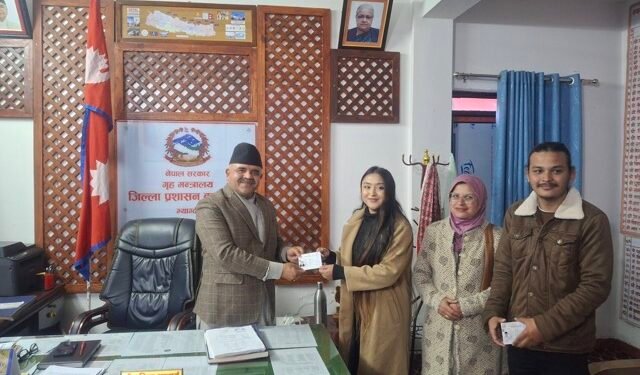 दश वर्षको प्रतीक्षापछि आमाको नामबाट नागरिकता