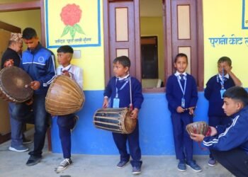 पन्चैबाजा संरक्षणमा जुटे विद्यार्थी
