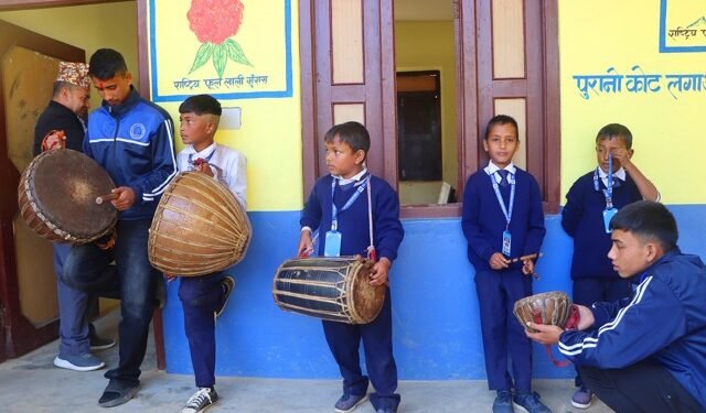पन्चैबाजा संरक्षणमा जुटे विद्यार्थी