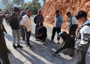 ‘बिटुमिन’ जम्न नपाउँदा कालोपत्र भएको सडक भत्कियो, सुधार गर्ने प्रतिबद्धता