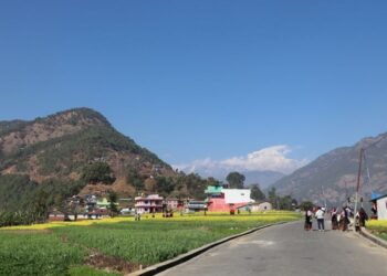 पर्यटकको रोजाइमा रत्नेचौर