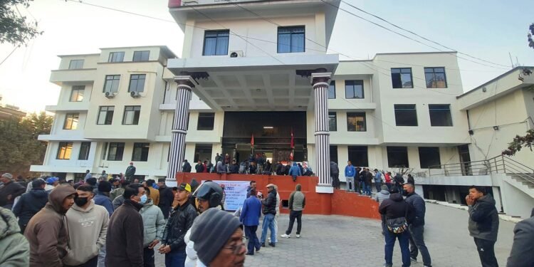 राष्ट्रिय झण्डालाई पाखुरा, कम्मर र घाँटीमा ज्याकेट या मफलर जस्तो बनाएर नबेर्न कांग्रेसको सर्कुलर