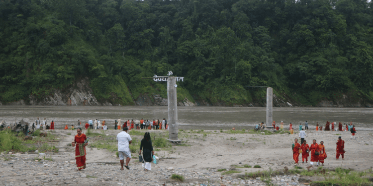 नवलपुरतर्फबाट पवित्र तीर्थस्थल देवघाट पुग्नेगरी सडक निर्माण
