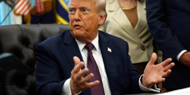 ग्रिनल्याण्डका विषयमा असहयोग गर्ने देशहरूमाथि थप भन्सार शुल्क लगाउने ट्रम्पको धम्की