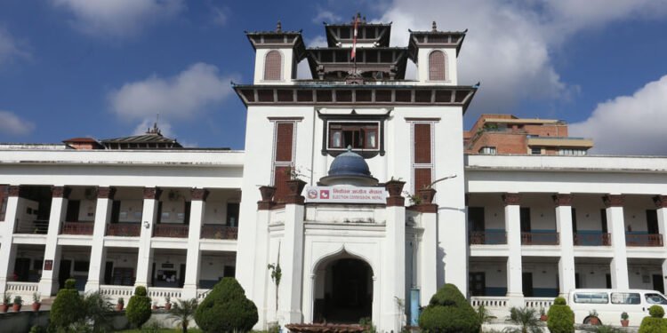 उम्मेदवार खेरललाई तीन दिनभित्र स्पष्टीकरण पेस गर्न आयोगको निर्देशन