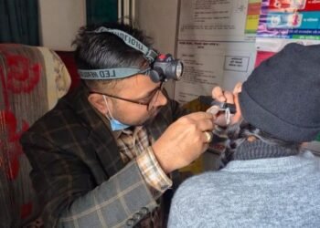 स्वास्थ्य शिविरः नागरिकलाई घरआँगनमै उपचार