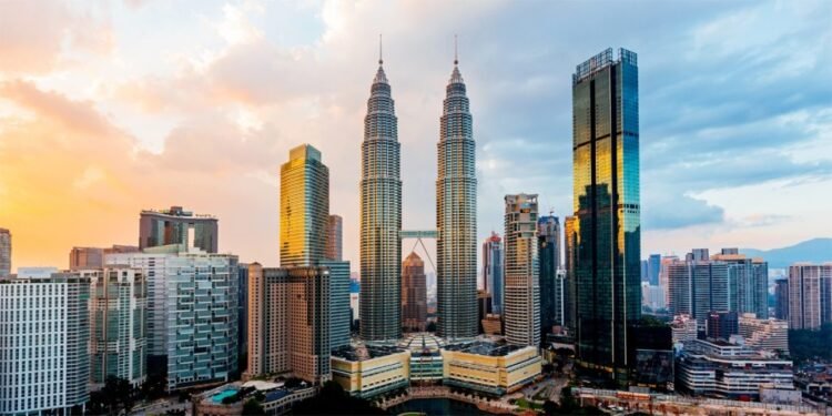 मलेसियामा आर्थिक गति तीव्र, चौथो त्रैमासिकमा उल्लेखनीय वृद्धि