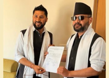 बालेनले रविको हातबाट जनकपुरमा लिए झापा-५ को टिकट